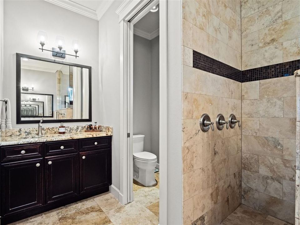 En Venta: $1,425,000 (4 camas, 2 baños, 2574 Pies cuadrados)