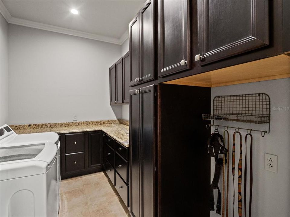 En Venta: $1,425,000 (4 camas, 2 baños, 2574 Pies cuadrados)