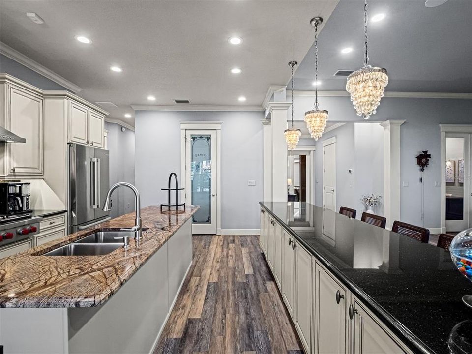 En Venta: $1,425,000 (4 camas, 2 baños, 2574 Pies cuadrados)