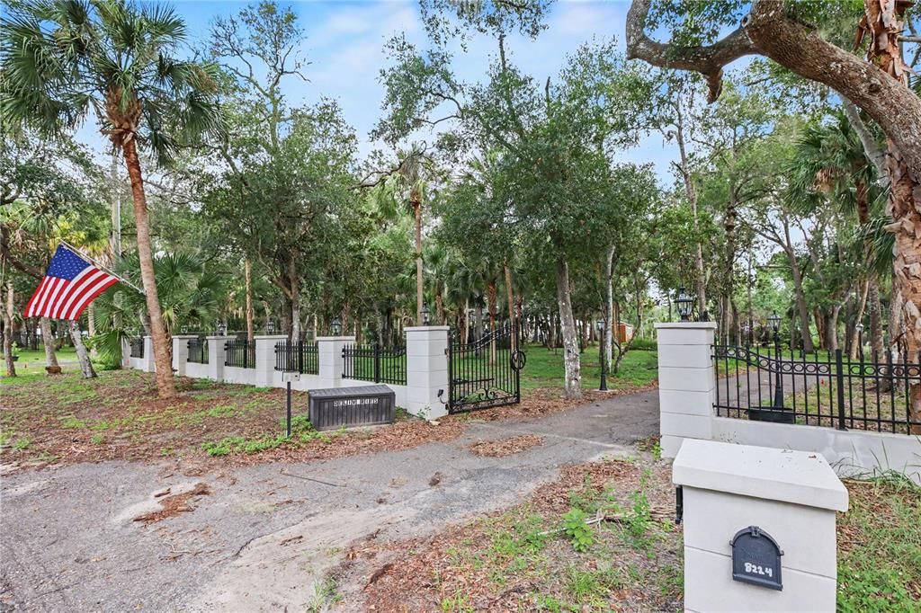 For Sale: $1,275,000 (4 beds, 3 baths, 2977 Square Feet)