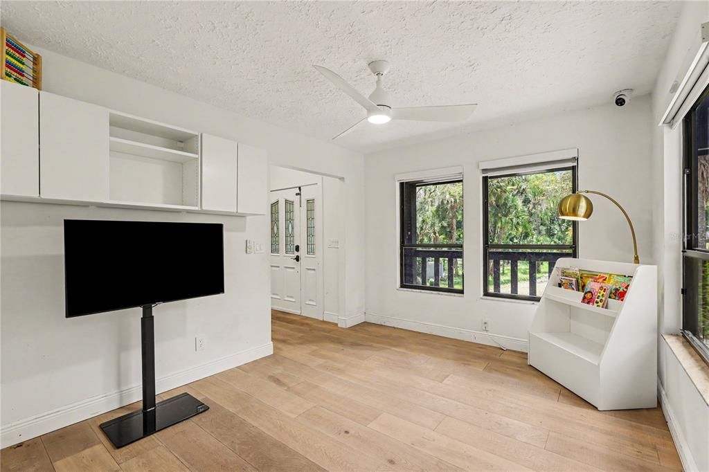For Sale: $1,275,000 (4 beds, 3 baths, 2977 Square Feet)