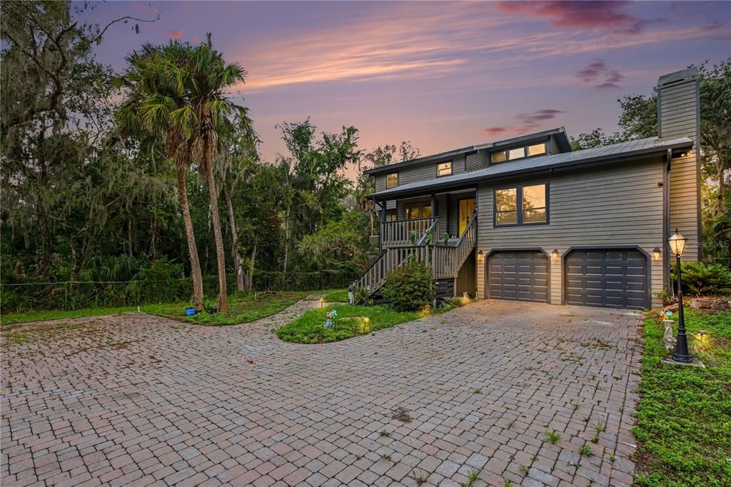 For Sale: $1,275,000 (4 beds, 3 baths, 2977 Square Feet)