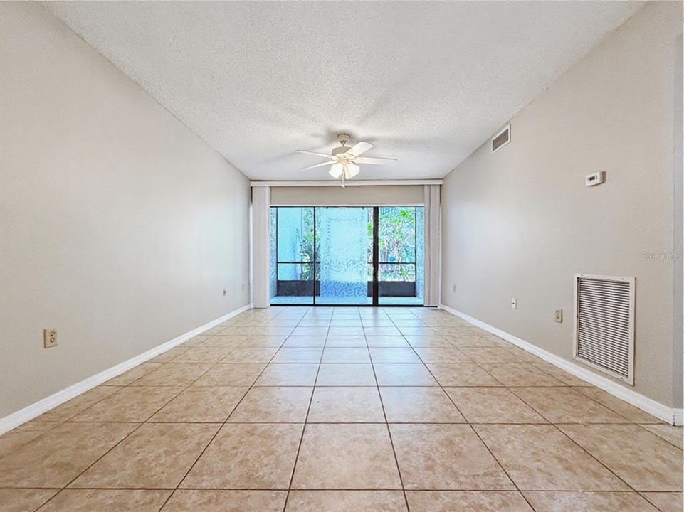 For Sale: $160,000 (2 beds, 2 baths, 828 Square Feet)