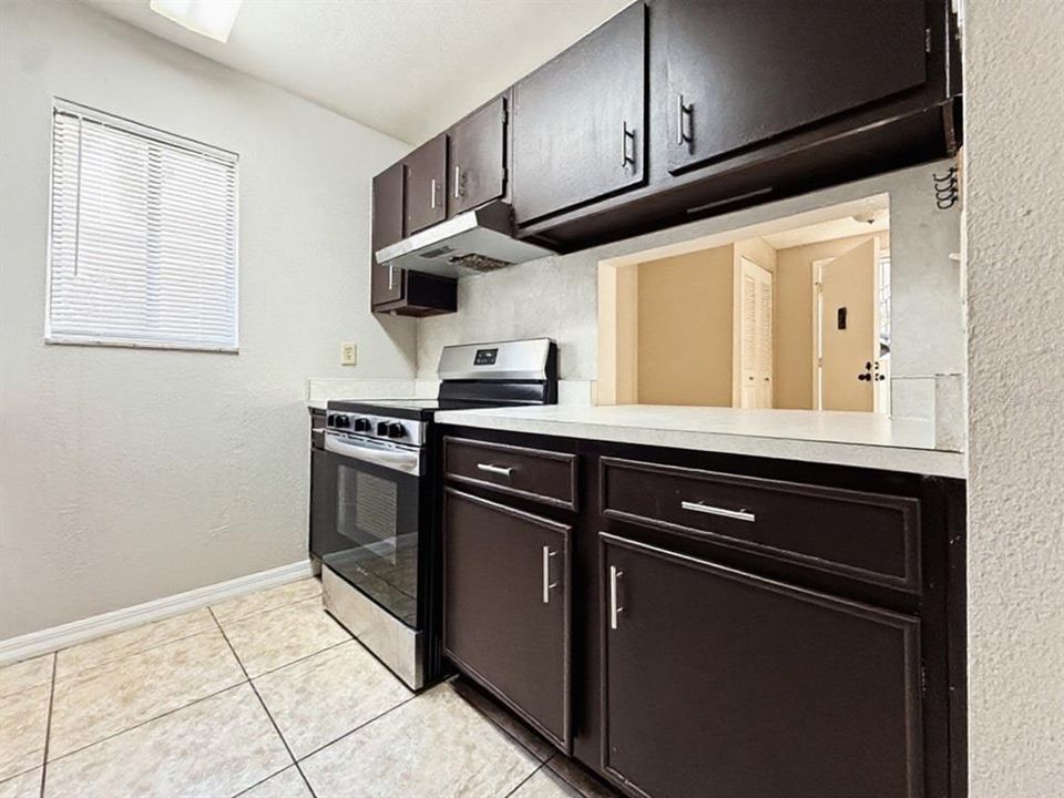 For Sale: $160,000 (2 beds, 2 baths, 828 Square Feet)