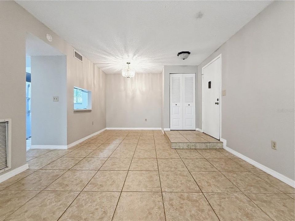 For Sale: $160,000 (2 beds, 2 baths, 828 Square Feet)