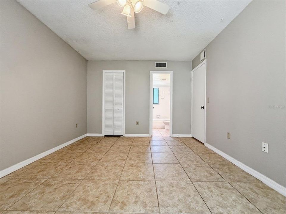 For Sale: $160,000 (2 beds, 2 baths, 828 Square Feet)