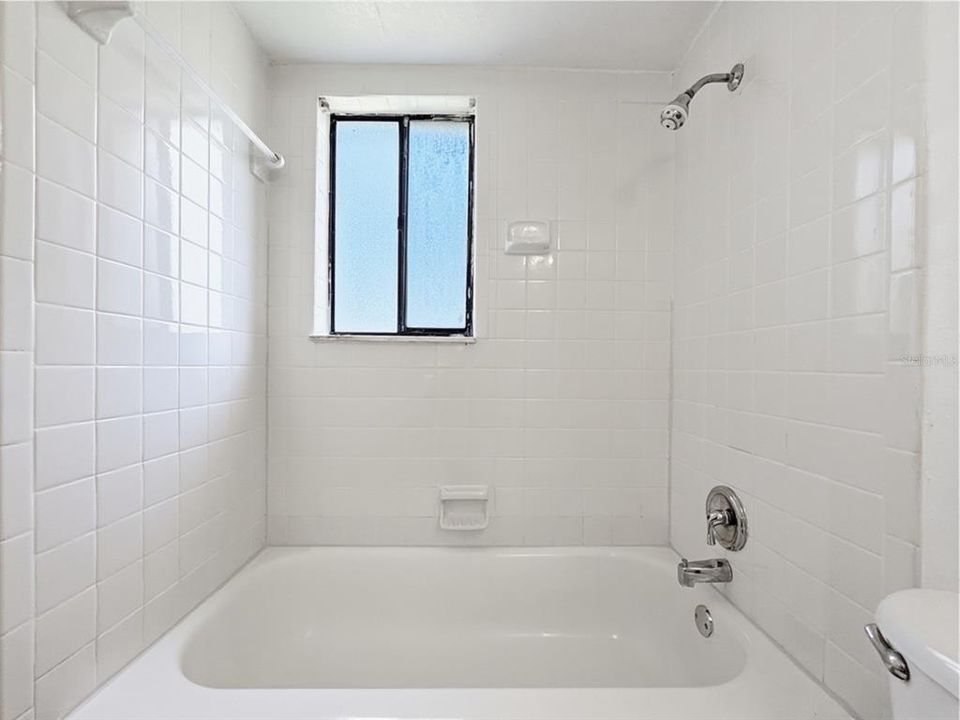 For Sale: $160,000 (2 beds, 2 baths, 828 Square Feet)