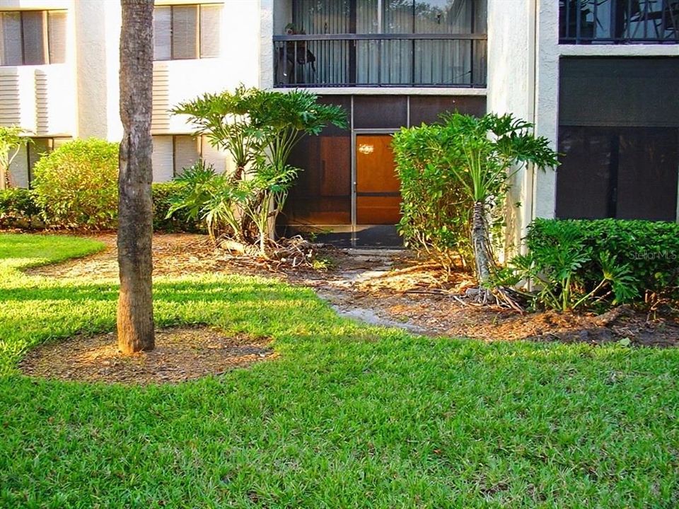 For Sale: $160,000 (2 beds, 2 baths, 828 Square Feet)