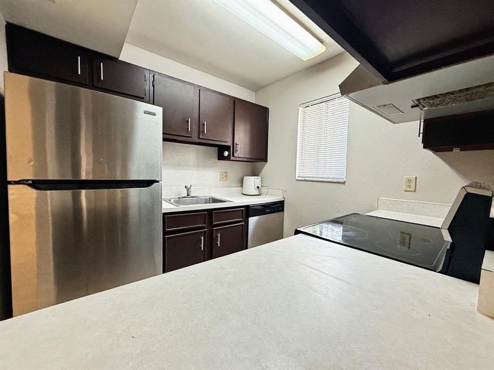For Sale: $160,000 (2 beds, 2 baths, 828 Square Feet)
