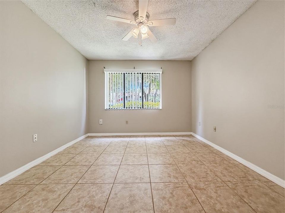 For Sale: $160,000 (2 beds, 2 baths, 828 Square Feet)