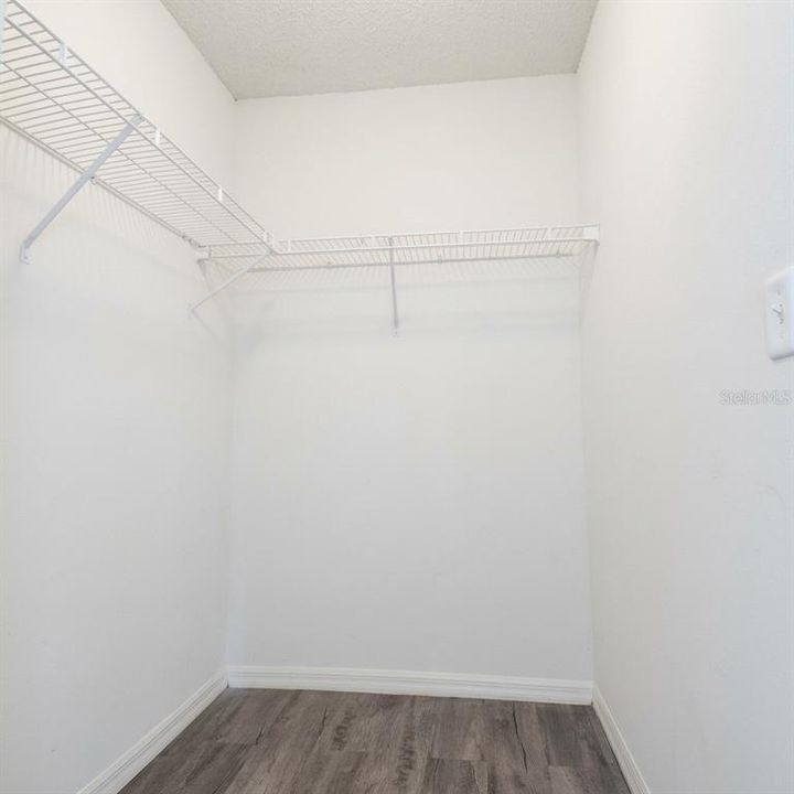 For Sale: $145,000 (2 beds, 2 baths, 1422 Square Feet)
