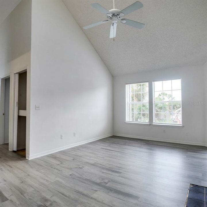 For Sale: $145,000 (2 beds, 2 baths, 1422 Square Feet)