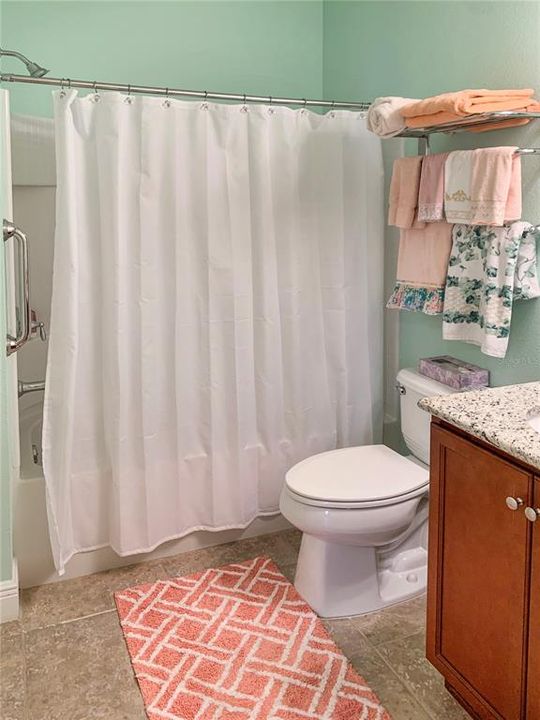 В аренду: $2,300 (2 спален, 2 ванн, 1393 Квадратных фут)