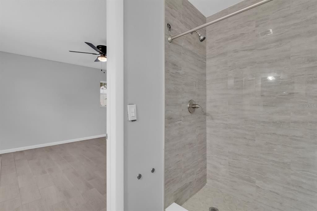 На продажу: $329,900 (3 спален, 2 ванн, 1061 Квадратных фут)
