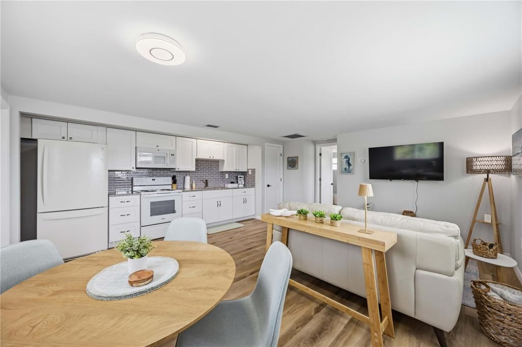 В аренду: $1,800 (5 спален, 4 ванн, 600 Квадратных фут)