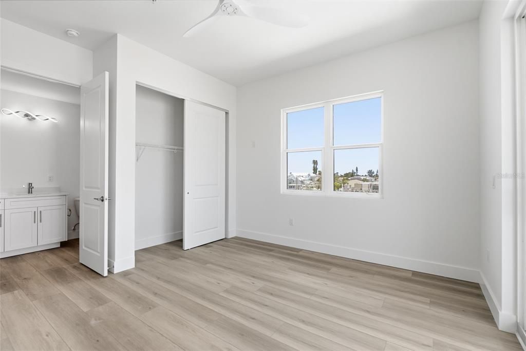For Sale: $1,525,000 (3 beds, 2 baths, 1512 Square Feet)