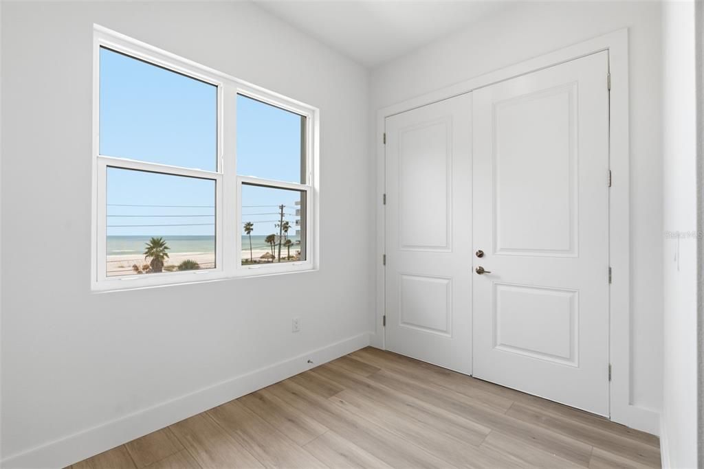 For Sale: $1,525,000 (3 beds, 2 baths, 1512 Square Feet)