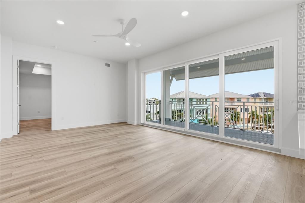 For Sale: $1,525,000 (3 beds, 2 baths, 1512 Square Feet)