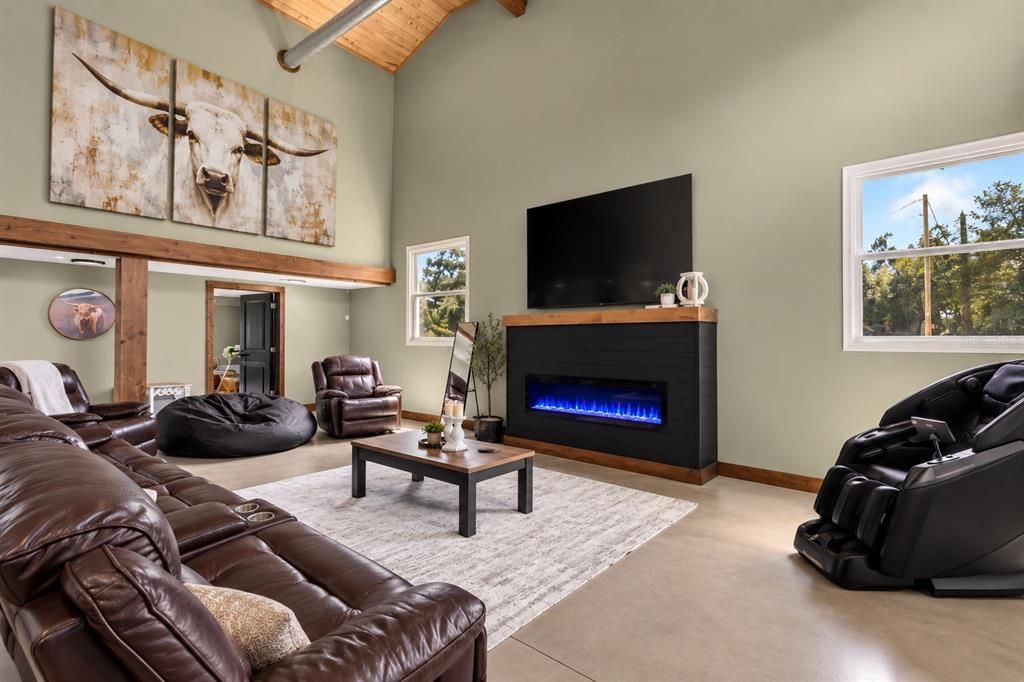 For Sale: $1,200,000 (3 beds, 2 baths, 3379 Square Feet)