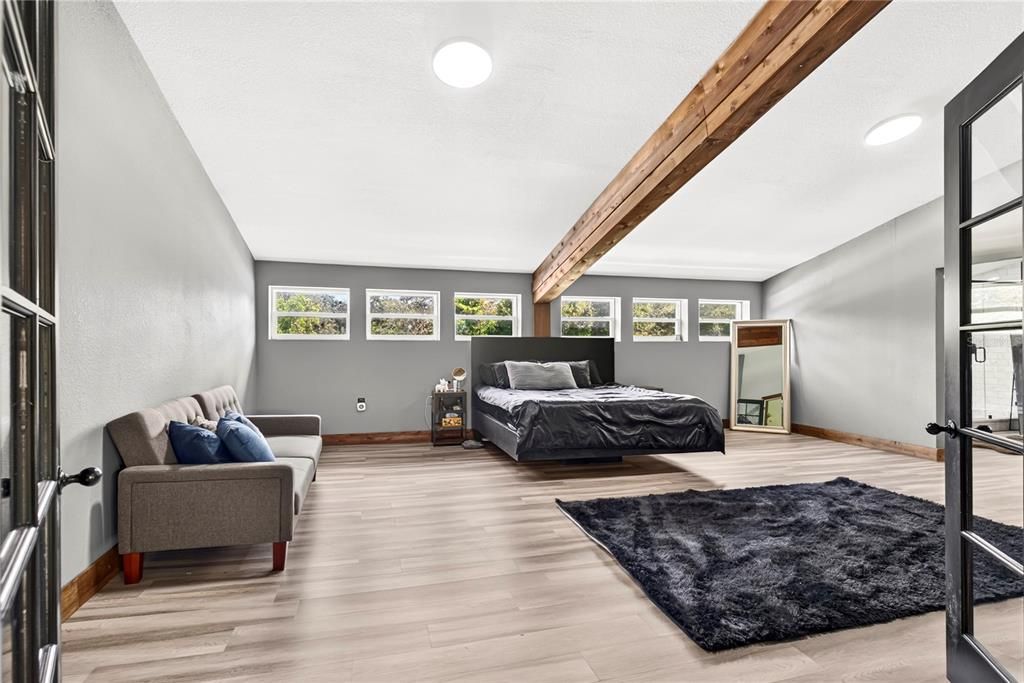 For Sale: $1,200,000 (3 beds, 2 baths, 3379 Square Feet)