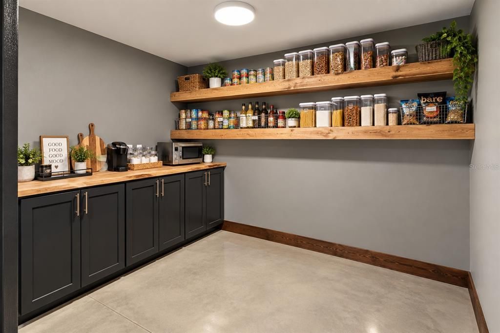 For Sale: $1,200,000 (3 beds, 2 baths, 3379 Square Feet)