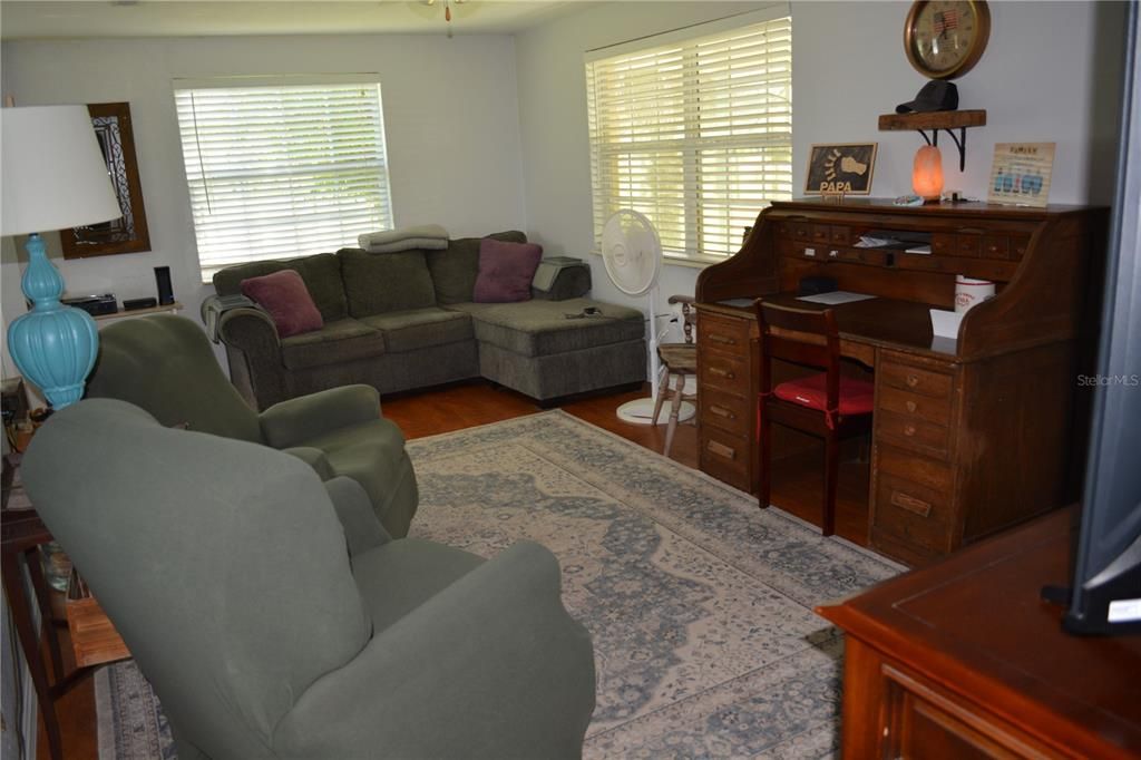 En Venta: $335,000 (3 camas, 1 baños, 1112 Pies cuadrados)