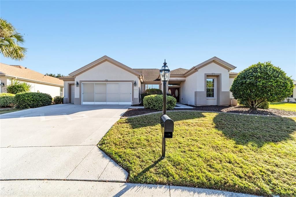 For Sale: $399,900 (3 beds, 2 baths, 2413 Square Feet)