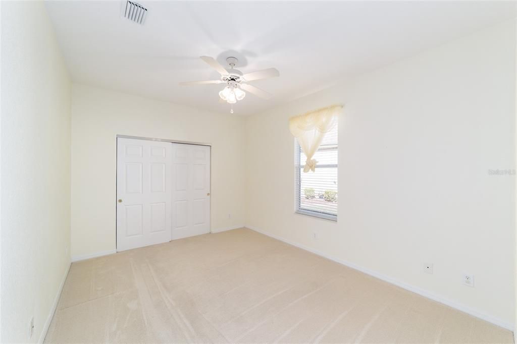 For Sale: $399,900 (3 beds, 2 baths, 2413 Square Feet)