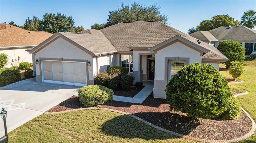 For Sale: $399,900 (3 beds, 2 baths, 2413 Square Feet)
