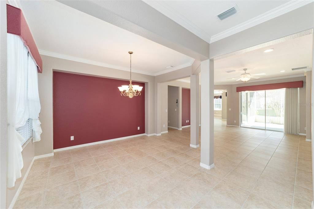For Sale: $399,900 (3 beds, 2 baths, 2413 Square Feet)