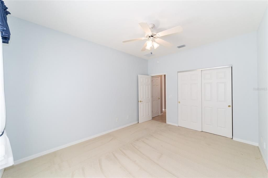 For Sale: $399,900 (3 beds, 2 baths, 2413 Square Feet)