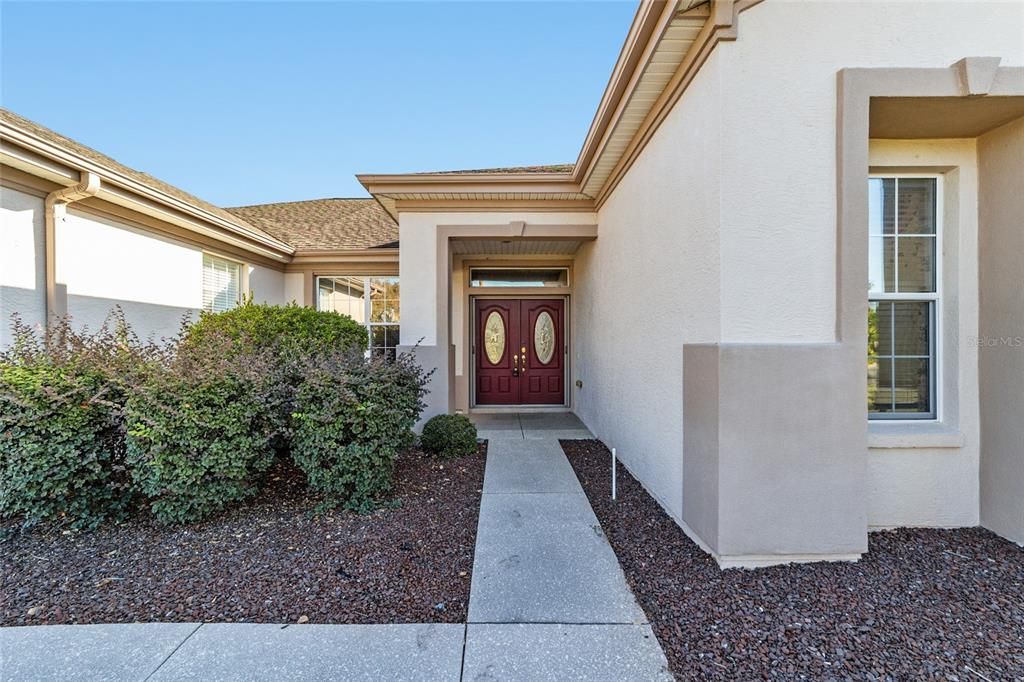 For Sale: $399,900 (3 beds, 2 baths, 2413 Square Feet)