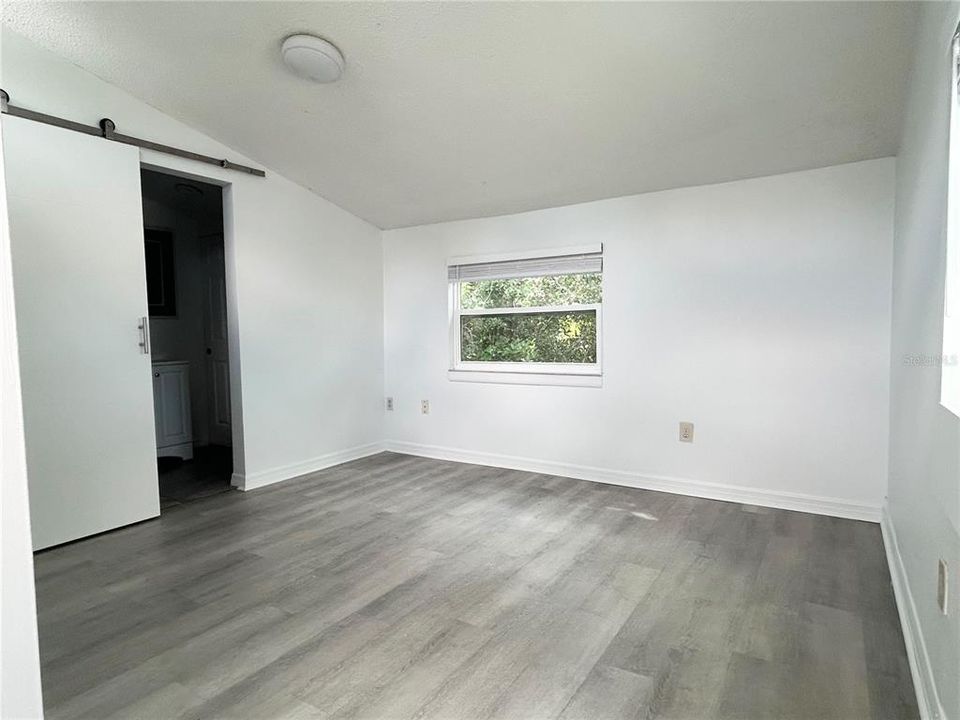 For Sale: $350,000 (3 beds, 2 baths, 1095 Square Feet)