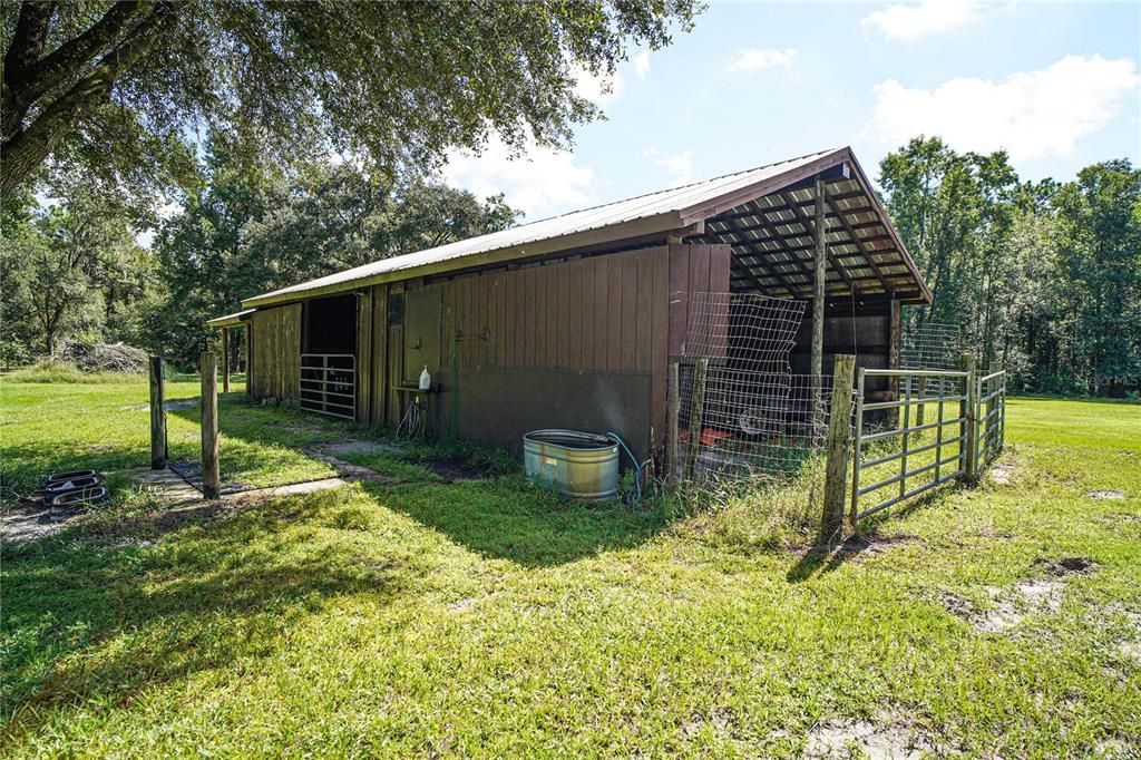 待售: $269,900 (2.43 acres)