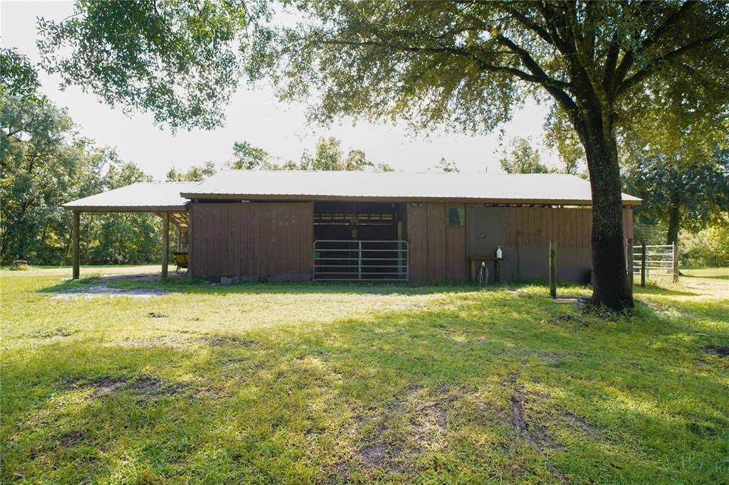 待售: $269,900 (2.43 acres)