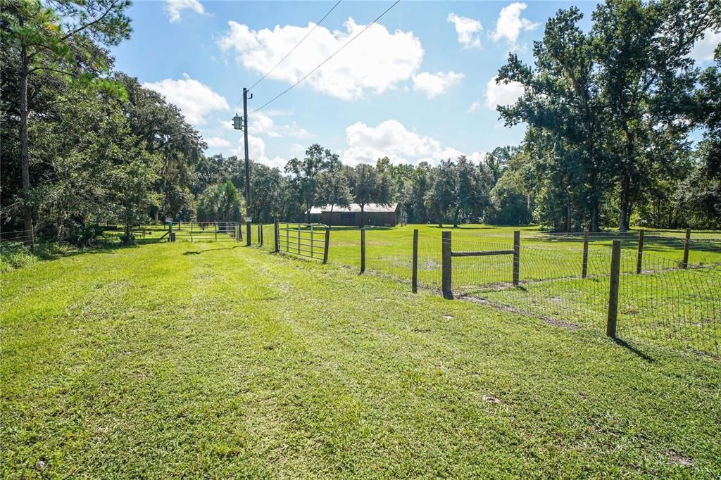 待售: $269,900 (2.43 acres)