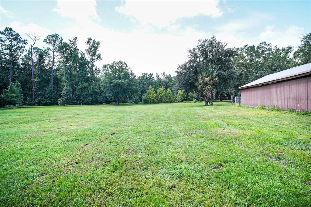 待售: $269,900 (2.43 acres)