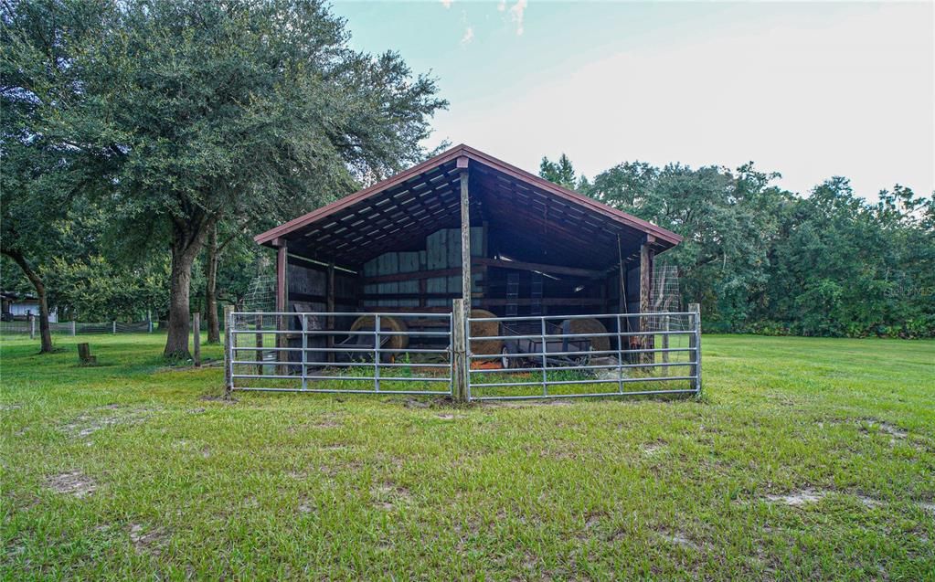 待售: $269,900 (2.43 acres)