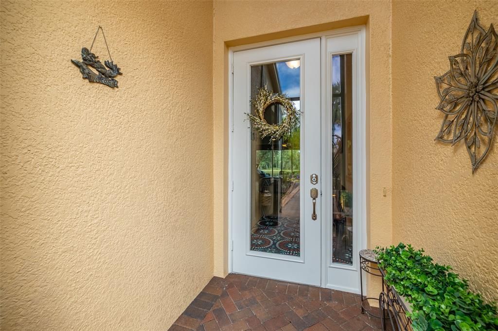 En Venta: $325,000 (2 camas, 2 baños, 1800 Pies cuadrados)
