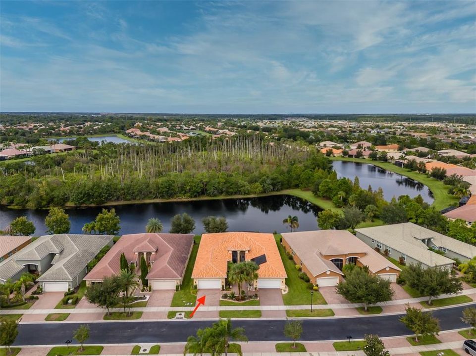 En Venta: $325,000 (2 camas, 2 baños, 1800 Pies cuadrados)