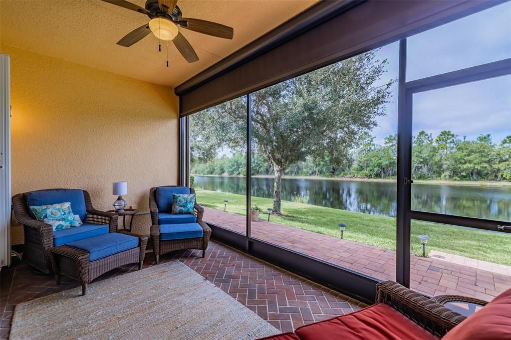 En Venta: $325,000 (2 camas, 2 baños, 1800 Pies cuadrados)