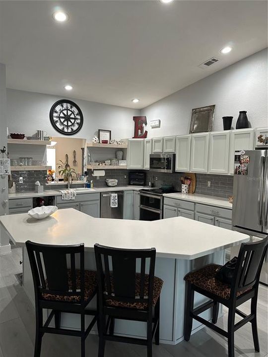 En Venta: $400,000 (3 camas, 2 baños, 1940 Pies cuadrados)