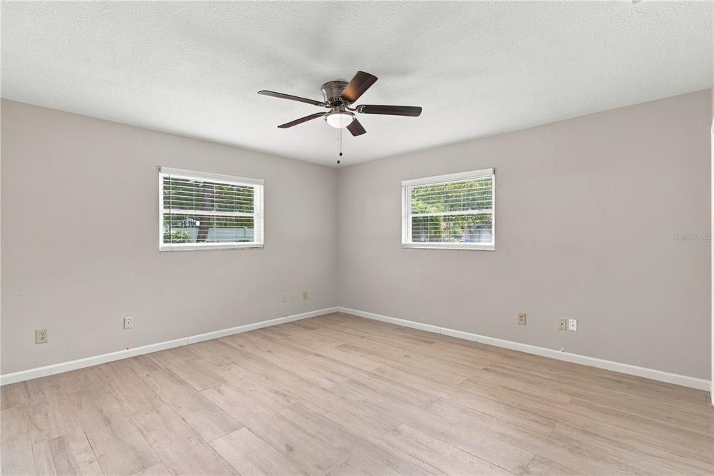 For Sale: $419,000 (2 beds, 2 baths, 1592 Square Feet)