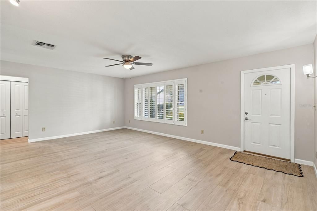 For Sale: $419,000 (2 beds, 2 baths, 1592 Square Feet)