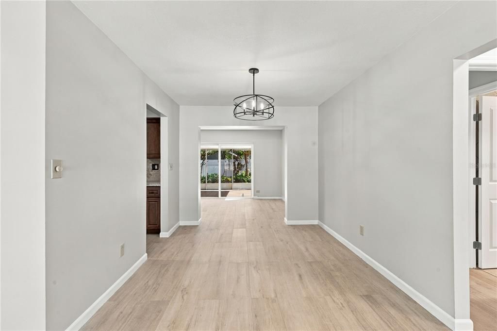 For Sale: $419,000 (2 beds, 2 baths, 1592 Square Feet)