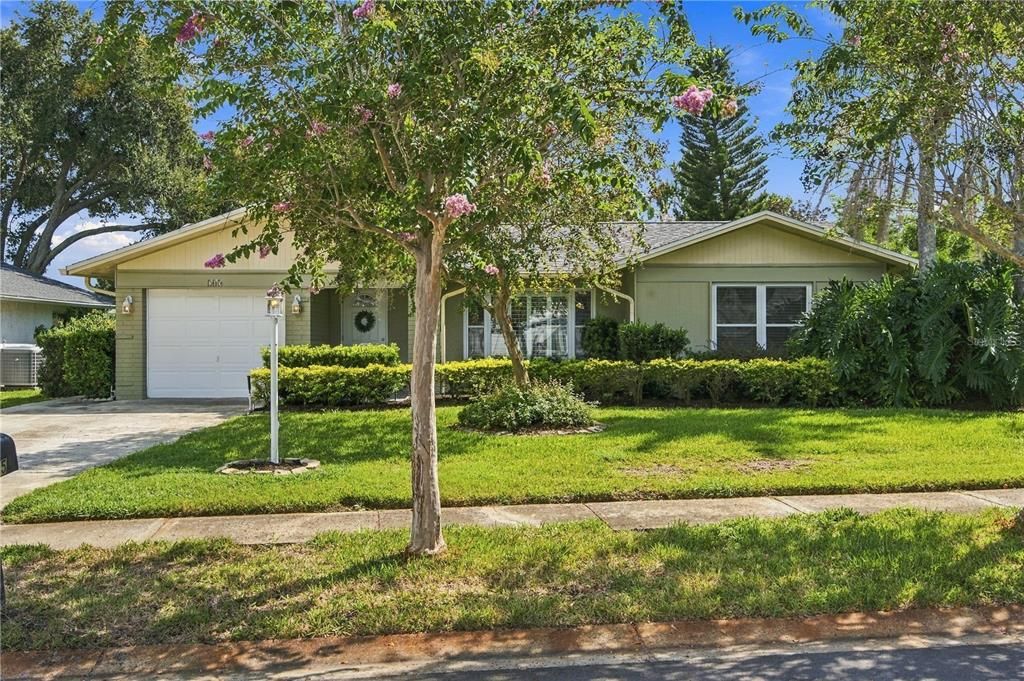 For Sale: $419,000 (2 beds, 2 baths, 1592 Square Feet)