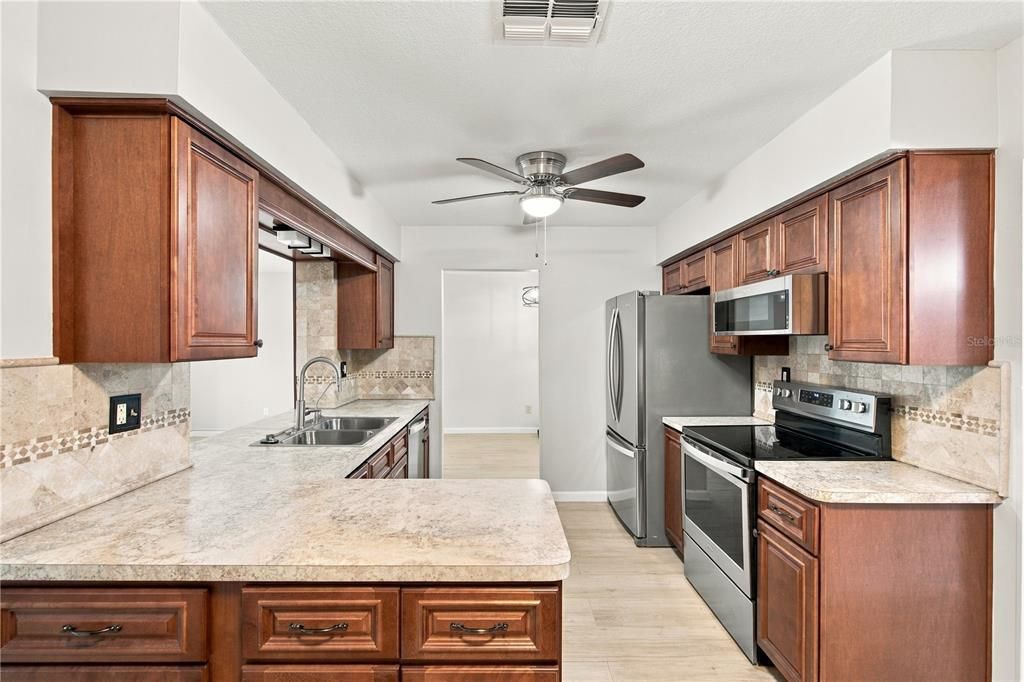 For Sale: $419,000 (2 beds, 2 baths, 1592 Square Feet)