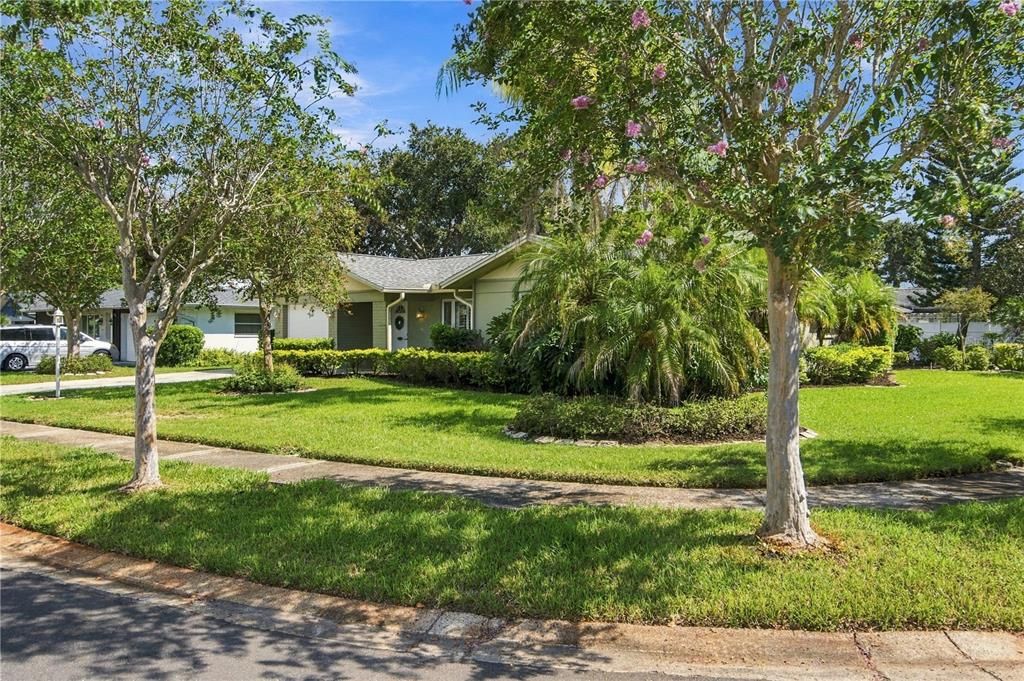 For Sale: $419,000 (2 beds, 2 baths, 1592 Square Feet)