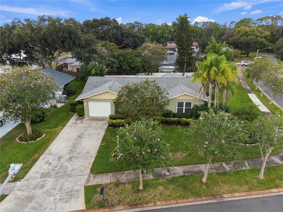 For Sale: $419,000 (2 beds, 2 baths, 1592 Square Feet)