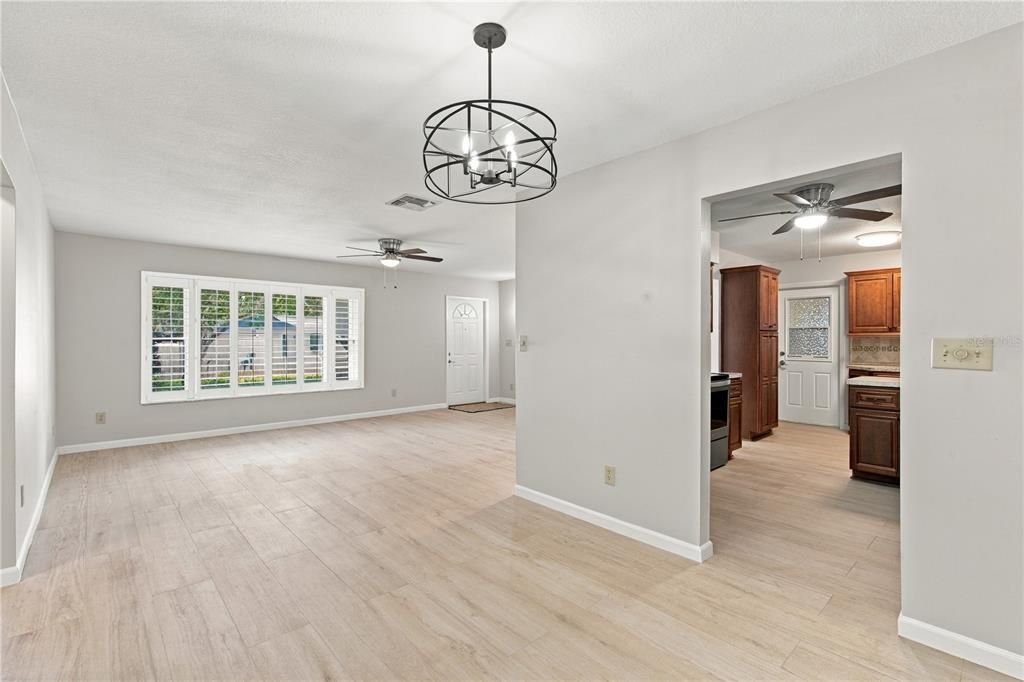 For Sale: $419,000 (2 beds, 2 baths, 1592 Square Feet)